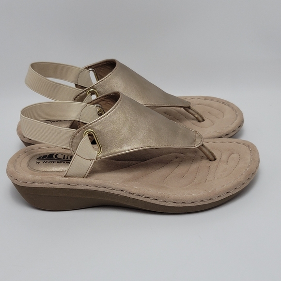 Cliffs White Mountain Low Wedge Thong Sandals Size 8 Carmel - Picture 2 of 12